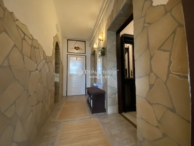 Eladó lakás Veszprém, Egry József utcai lakótelep 113 nm