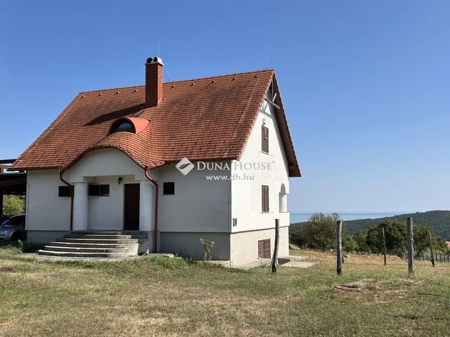 Eladó ház Balatonalmádi 196 nm