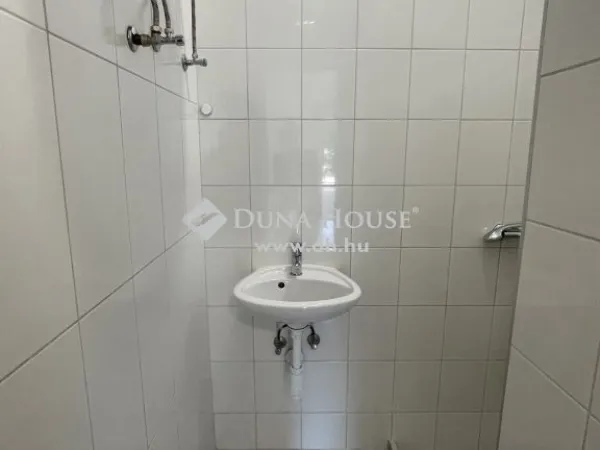 Eladó ház Veszprém, Dózsaváros 360 nm