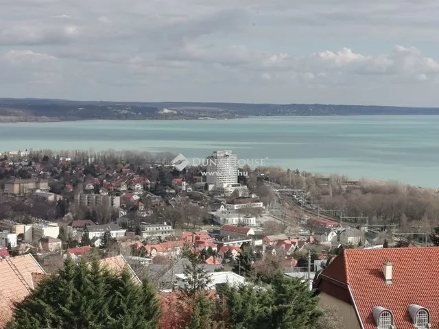 Eladó telek Balatonalmádi 2206 nm