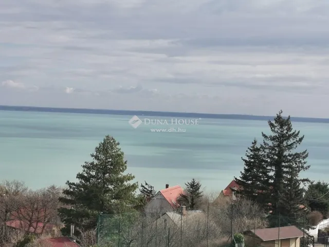 Eladó telek Balatonalmádi 1152 nm