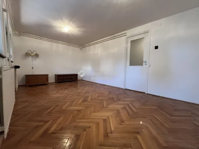 Eladó lakás Veszprém, Belváros 117 nm