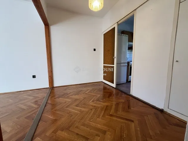 Eladó lakás Veszprém, Belváros 117 nm