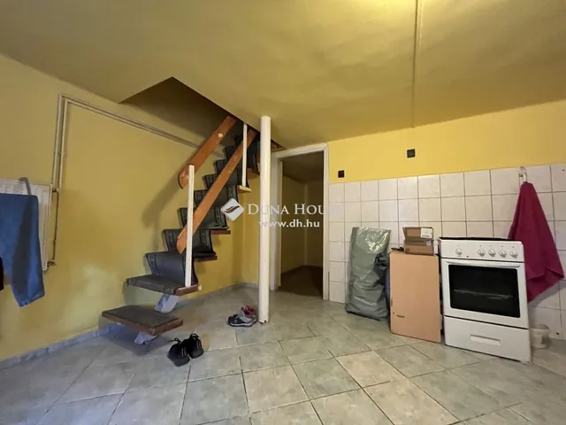 Eladó ház Pétfürdő 194 nm