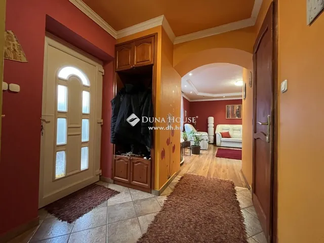 Eladó ház Pétfürdő 194 nm