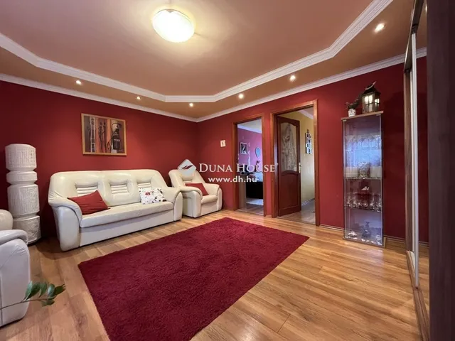 Eladó ház Pétfürdő 194 nm