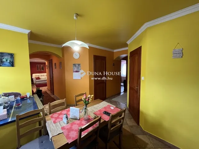 Eladó ház Pétfürdő 194 nm