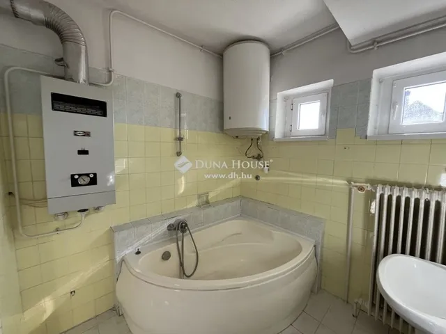 Eladó lakás Veszprém, Belváros 65 nm