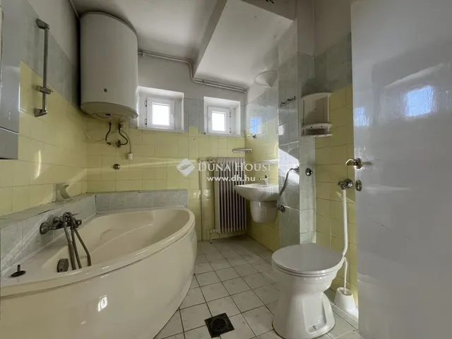 Eladó lakás Veszprém, Belváros 65 nm