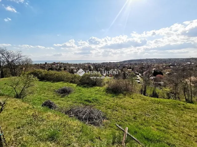 Eladó telek Balatonkenese 2464 nm