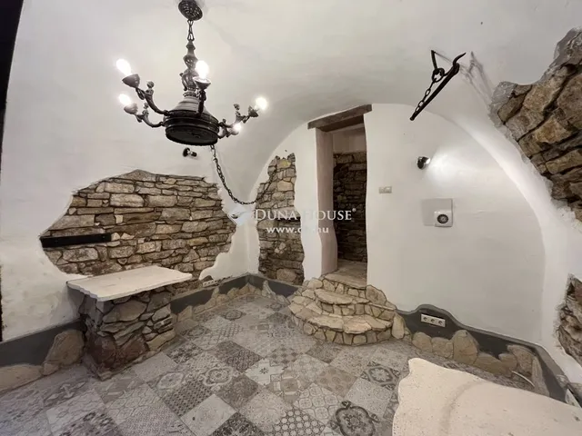 Eladó ház Veszprém, Belváros 159 nm