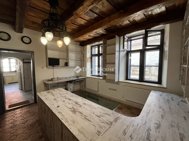 Eladó ház Veszprém, Belváros 159 nm