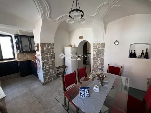 Eladó ház Veszprém, Belváros 159 nm