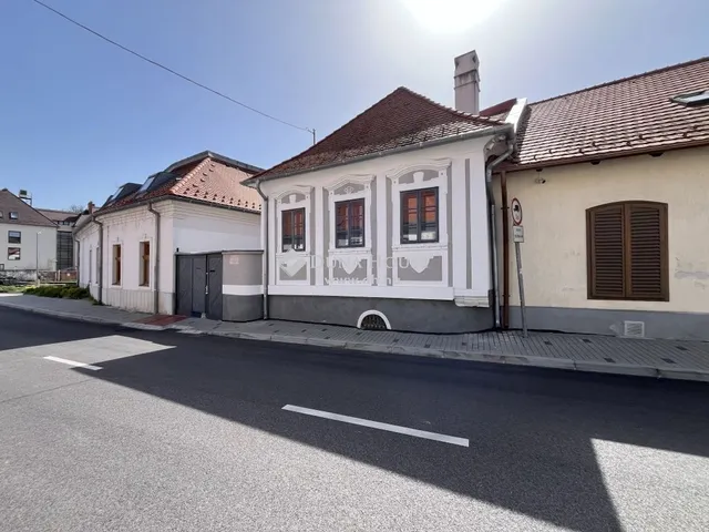 Eladó ház Veszprém, Belváros 159 nm