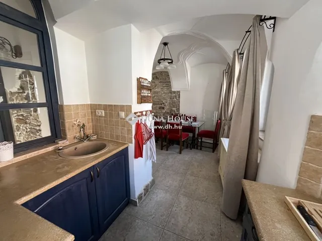 Eladó ház Veszprém, Belváros 159 nm