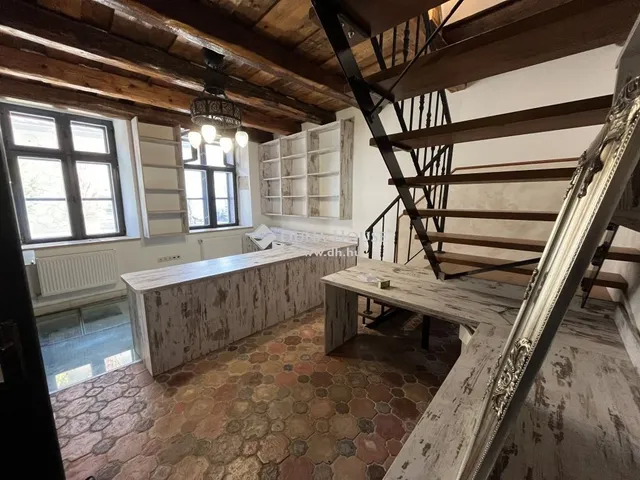 Eladó ház Veszprém, Belváros 159 nm