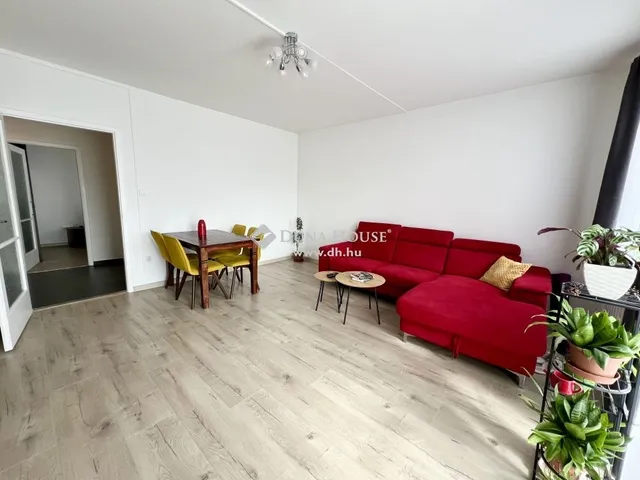 Eladó lakás Veszprém, Jutasi úti lakótelep 54 nm