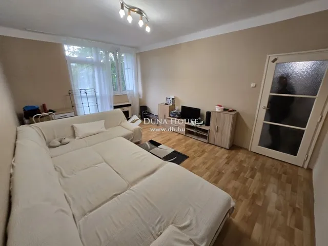 Eladó lakás Veszprém, Egyetemváros 42 nm