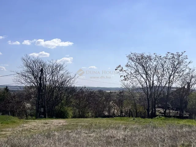 Eladó telek Királyszentistván 1201 nm