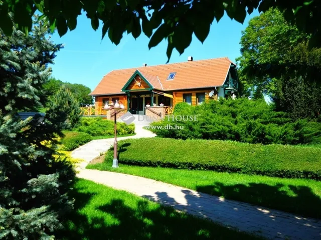 Eladó ház Siófok 280 nm