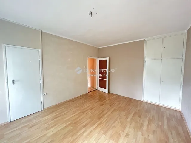 Eladó lakás Veszprém 42 nm