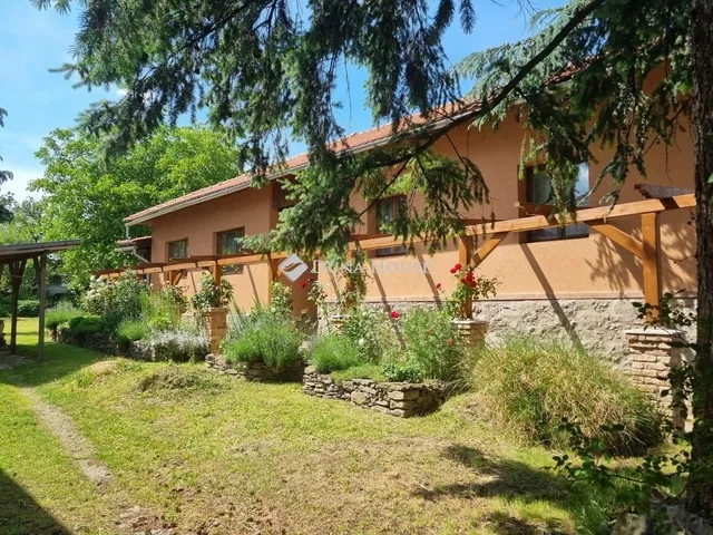 Eladó ház Ajka 189 nm