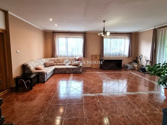 Eladó ház Ajka 189 nm