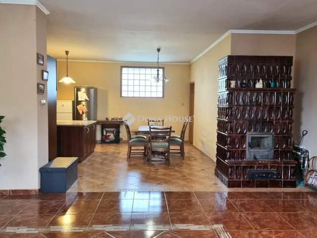 Eladó ház Ajka 189 nm