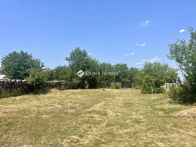 Eladó telek Nagyvázsony 900 nm