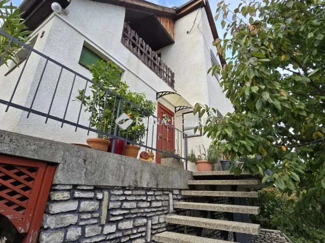 Eladó ház Várpalota 143 nm