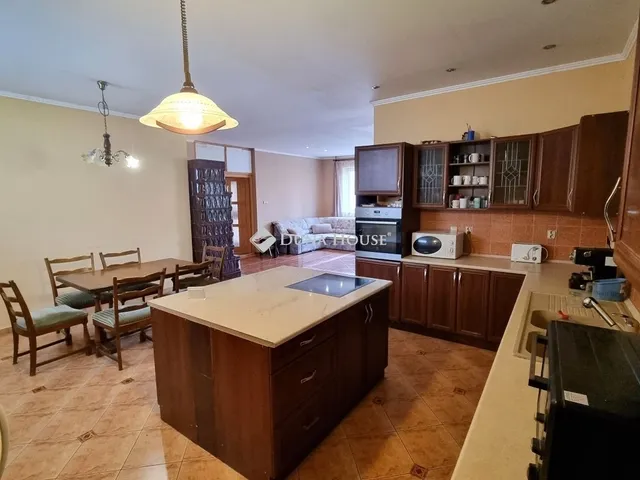 Eladó ház Ajka 189 nm