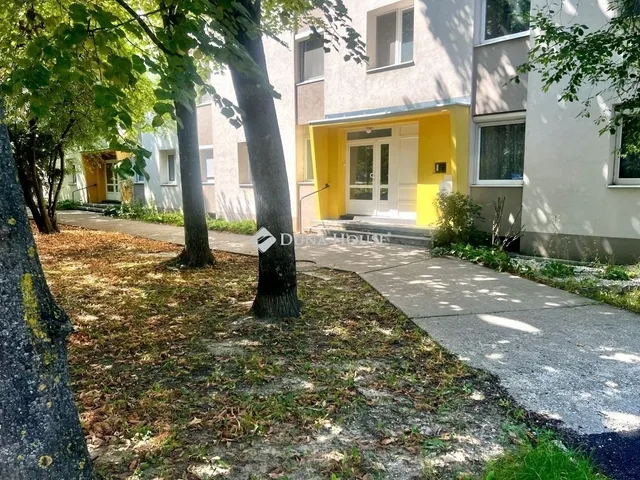 Eladó lakás Veszprém, Egyetemváros 60 nm