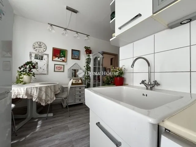 Eladó lakás Veszprém, Jutasi úti lakótelep 76 nm