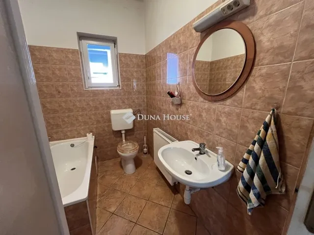 Eladó ház Veszprém, Újtelep 112 nm