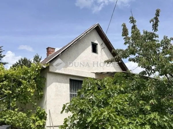 Eladó nyaraló Várpalota 30 nm