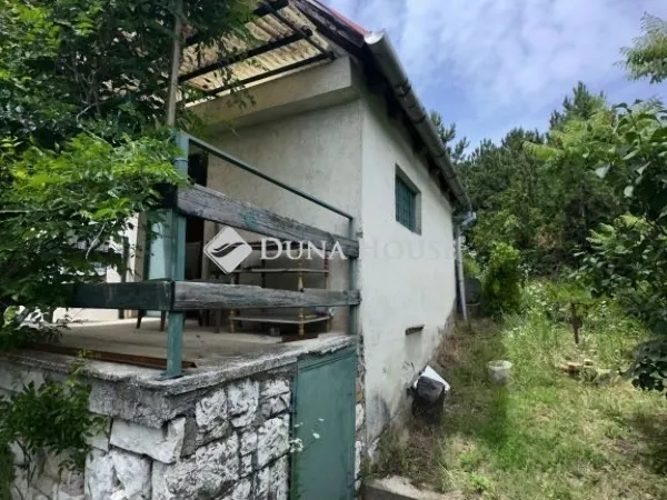 Eladó nyaraló Várpalota 30 nm