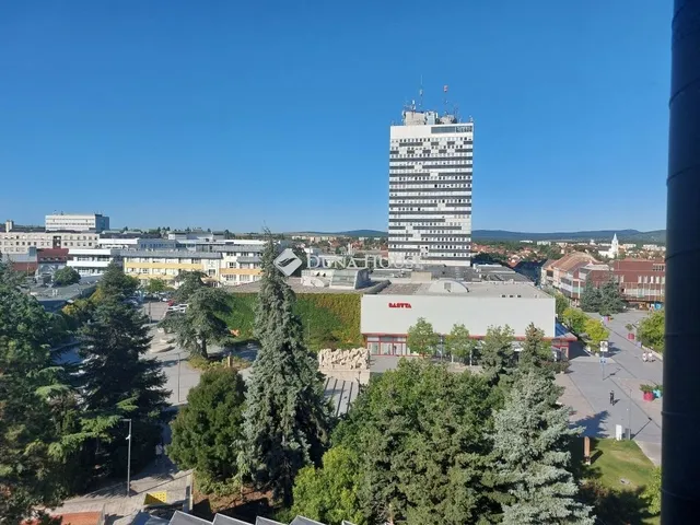 Eladó kereskedelmi és ipari ingatlan Veszprém 68 nm