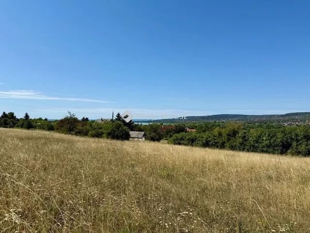 Eladó telek Balatonfűzfő 740 nm