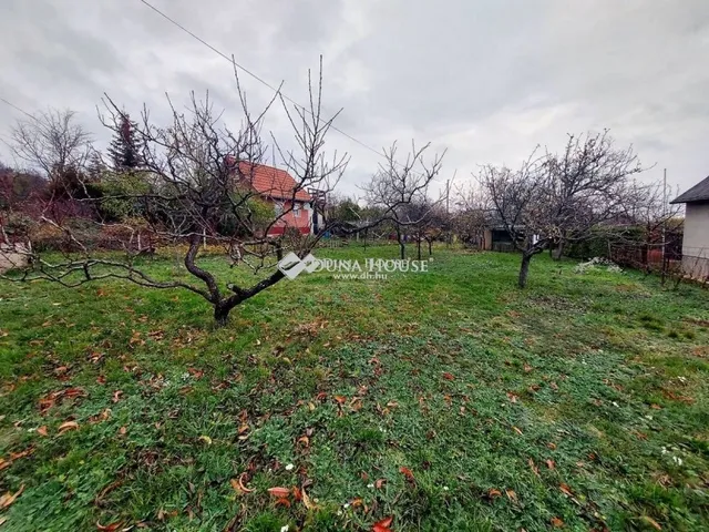 Eladó telek Veszprém 684 nm