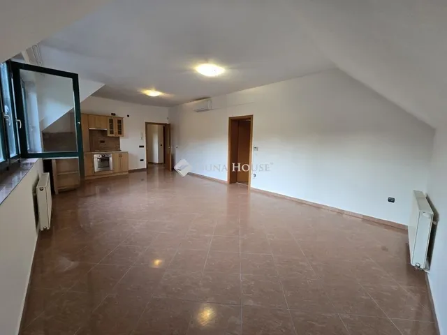 Eladó lakás Veszprém, Belváros 105 nm