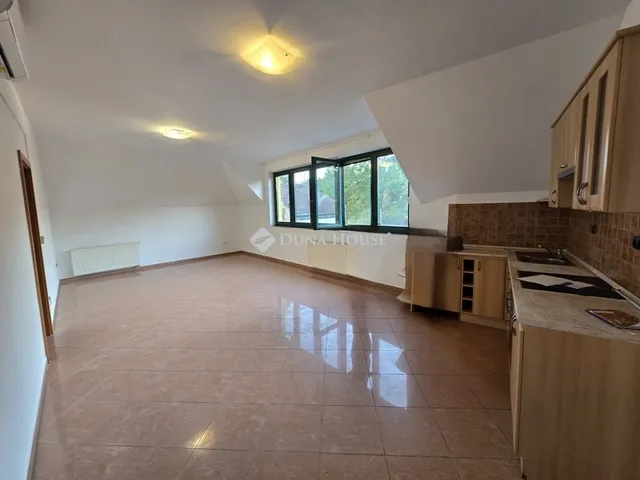 Eladó lakás Veszprém, Belváros 105 nm