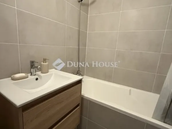 Eladó lakás Pétfürdő 54 nm