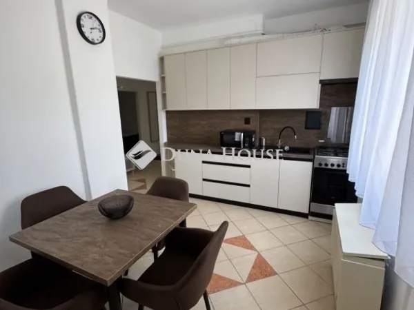 Eladó lakás Veszprém, Egyetemváros 73 nm