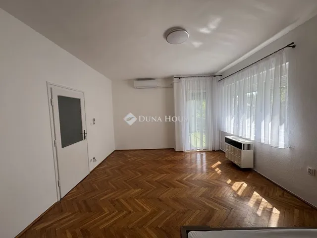 Eladó lakás Veszprém, Egyetemváros 73 nm