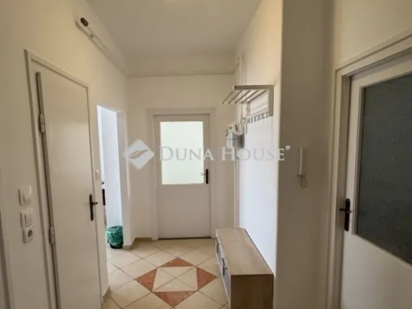 Eladó lakás Veszprém, Egyetemváros 73 nm