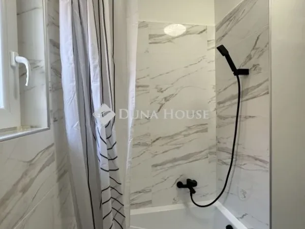 Eladó lakás Veszprém, Egyetemváros 73 nm