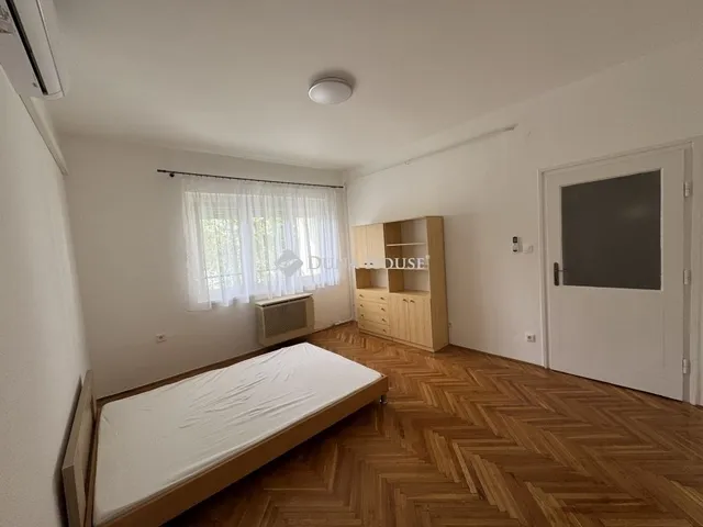 Eladó lakás Veszprém 73 nm
