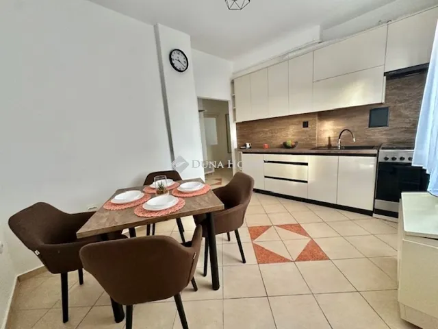 Eladó lakás Veszprém 73 nm