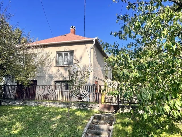 Eladó ház Ajka 92 nm