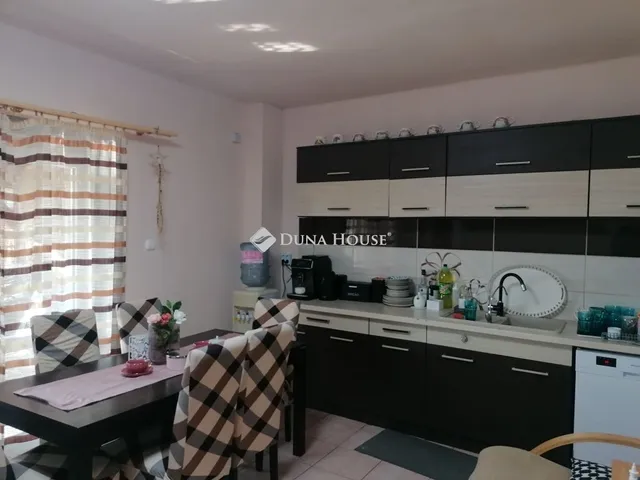 Eladó ház Pétfürdő 170 nm